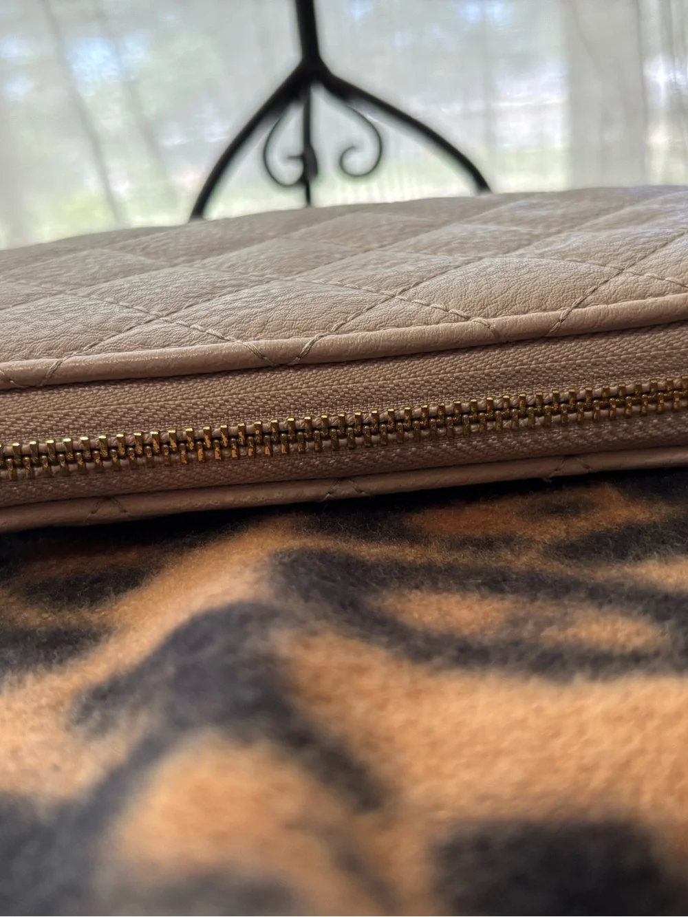 Steve Madden compact quilted